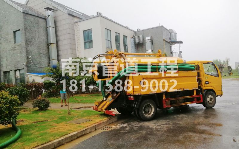 246江心洲小区化粪池清理